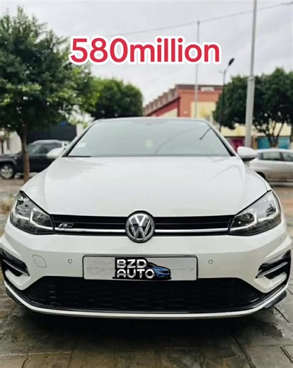Golf 7.5 R-Line: Features and Specs Overview
