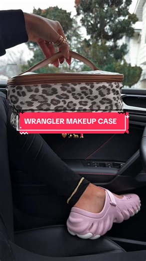 Stylish Wrangler Makeup Case for Every Occasion