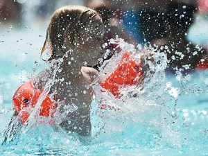 Badeunfälle mit Kindern: So können Eltern vorbeugen