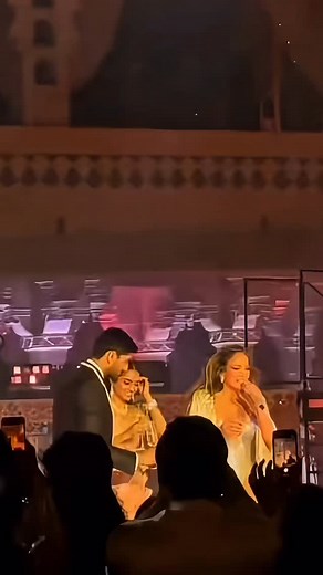 Jennifer Lopez fue invitada a una boda para cantar y aprovechó para darle un emotivo discurso a los novios. 🥰🎤 | Chic Magazine