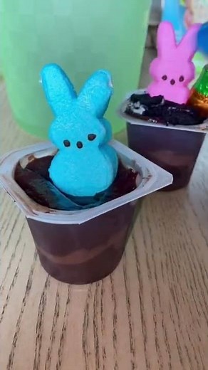 New* Peeps Pudding Cups |Easter Dessert 2022 | Easter Dirt Pudding | Easy Easter Recipe #shorts