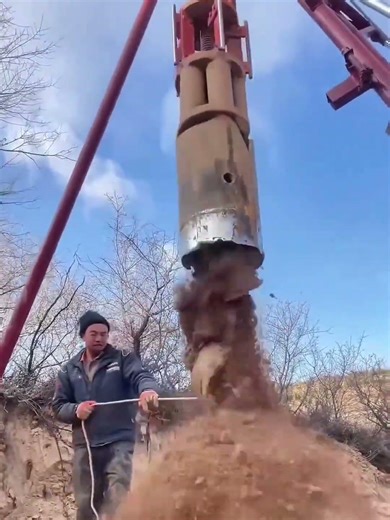 Soil excavating process with an electric digging tool