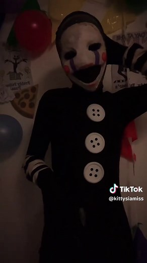 Exploring FNAF Marionette Cosplay Techniques