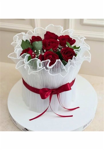 Stunning Rose Bouquet Cake from Mamprobi, Accra