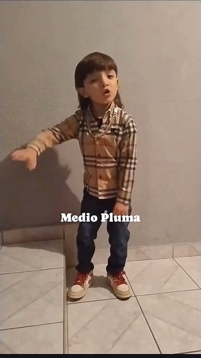 Johnny Sanchez Ulloa on Instagram: "Casi Pluma"