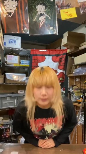 【公式】ヴィレッジヴァンガード on Instagram: "#ヴィレヴァン #ヴィレッジヴァンガード #しろくまちゃんのほっとけーき #イルカのイルカくん #ミッケ #絵本 #オススメ #おすすめ #大人気 #絵本好き #プレゼント #クリスマスプレゼント #🎁 #クリスマスギフト #🎄 #🎅 #大人にも読んでほしい絵本"