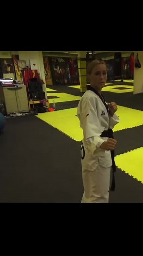 Nice facekicks!! #karate #hot #female #kicks #feet