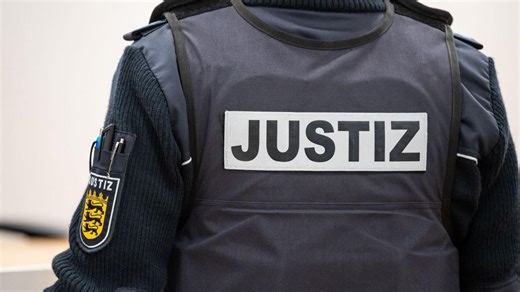 Sohn soll Mutter eingesperrt haben: 32-Jähriger vor Gericht