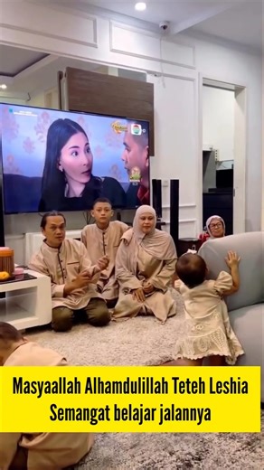 Leshia semangat jalannya, ada Redi dan Lesti #leslar #lestikejora #rizkybillar
