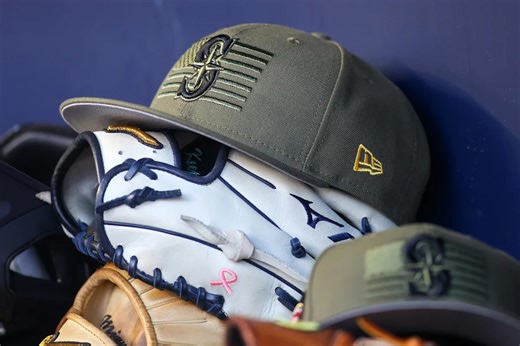 Top Prospect Ryan Sloan Earns High Praise in Seattle Mariners Spring Debut