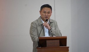 Angara flags grading practices, backs tutoring push