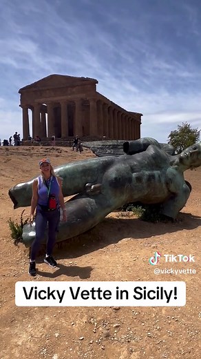 Exploring Agrigento: Vicky Vette's Sicilian Adventure