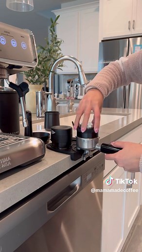 Dialing in Beans with Ultima Cosa Espresso Machine