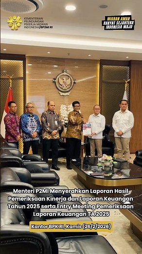 Menteri P2MI Menyerahkan Laporan Hasil Pemeriksaan Kinerja dan Laporan Keuangan Tahun 2025