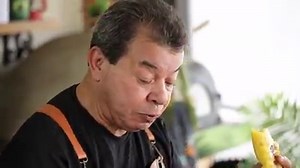 1M views · 10K reactions | MEDALHÃO DE FILÉ MIGNON COM BACON Filé mignon na churrasqueira, preparado em medalhões envolvido no bacon! Acompanhado com Pamonha Grelhada. Inscreva-se no nosso canal https://goo.gl/rTuRAc Instagram: https://goo.gl/7eMcS4 Mais receitas no site www.churrasqueadas.com.br INGREDIENTES - 1kg de filé mignon - 200g de bacon fatiado - Sal a gosto - Pimenta do reino - 20g de alho em pó - Pamonha doce - Manteiga - Espetos de bambo Natural | Churrasqueadas | Facebook