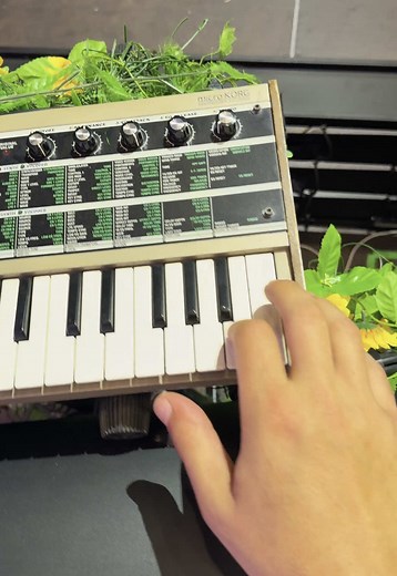 POV: 2am in Valencia playing “At Home” live to thousands of people , what a blessing , love.