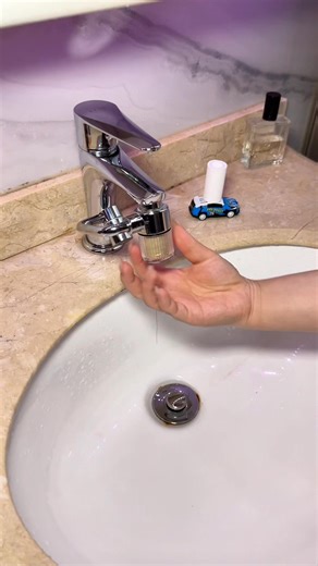 🦠 You never really know what’s hiding in your tap water — rust, sediments, and other impurities that can be harmful to you and your family. The SmartFlow™ Faucet Extender keeps your water clean 💧 Built-in filtration system removes rust, dirt, and small particles instantly. 🔄 1440° swivel rotation makes it easy to wash your face, brush your teeth, or rinse your hair without splashing everywhere. 🚿 Two spray modes — gentle stream or powerful rinse for every task. ⚙️ Easy installation — fits mo