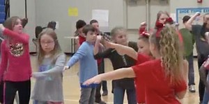 "The Lion King" cast teach kids to dance at Springfield elementary school