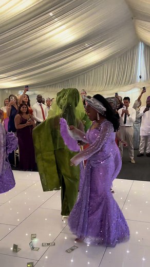 Stunning Wedding Moments: A Gorgeous Bride's Celebration