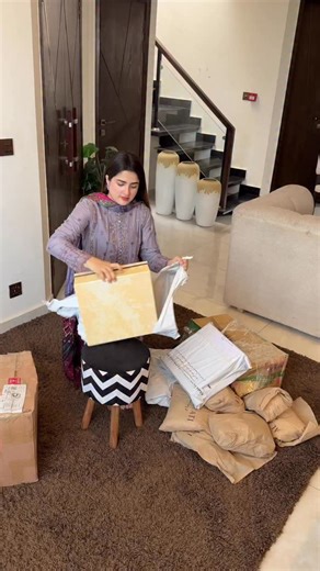 Zahra Sheheryar on Instagram: "Influencers kay mazay nahi, MEHNAT HAI !"