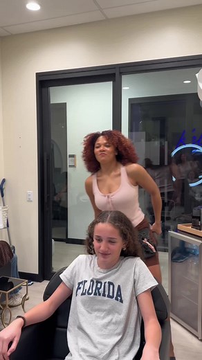 Curly Hair Transformation & Salon Conversations