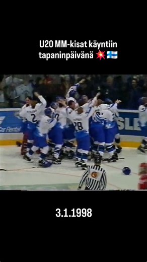 HockeyFansFromFinland on Instagram: "U20 MM-kisat käynnistyvät taas tapaninpäivänä 💥🇫🇮 Kuka pokkaa tällä kertaa kultamitalit? Entä mikä on sinun paras muistosi nuorten kisoista? 🤔 Jääkiekon nuorten maailmanmestaruuskilpailut 1998 järjestettiin Suomessa, Hämeenlinnassa ja Helsingissä Hartwall Areenalla. Kisaisäntä Suomi voitti Hannu Kapasen valmennuksessa maailmanmestaruuden Venäjää vastaan käydyssä loppuottelussa 2–1. Voittomaalin teki jatkoajalla Niklas Hagman Olli Jokisen ja Eero Somervuor