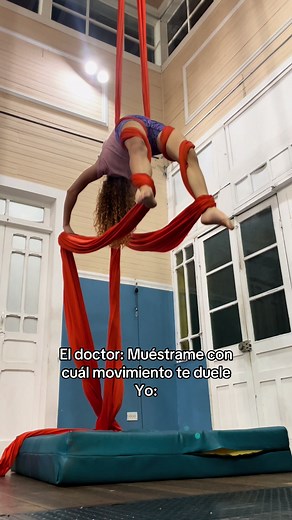 #acrobaciasaereas #acrotelas #aerealist #circo #aerealreal #aereal #aerealist #aerealsilk #aerealista