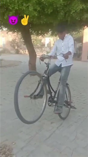 cycle stand 😱🔥💪#trending #viral #shorts #funny #comedy #youtubeshorts 😈😈✌️🔥💪😱👽👽💪😱💀💀🔥🔥✌️😈✌️😱