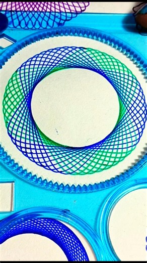 The Spirograph I enjoy in my childhood memories!!#shorts #spirograph #art
