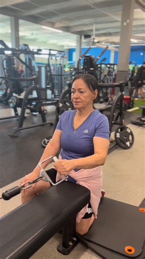 Janet on Instagram: "SINGLE ARM LOW ROW: A POWERFUL VARIATION The single arm low row is a variation of the traditional seated cable low row that allows for unilateral training. This variation helps address muscle imbalances and enhances mind-muscle connection. Here's how to do it: Set Up: Attach a D-handle to the low pulley of your cable machine. Position Yourself: Sit on the bench and grip the handle with one hand, while the other hand rests on your hip or the bench for support. Row, Row, Row: 