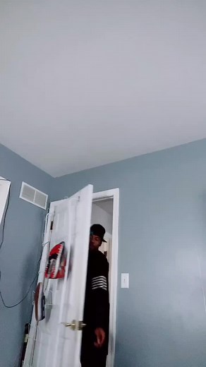 Here’s another one #hightimes #fyp #questions #tiktok #GonnaKnow #10SecondsVs #smoke #talkdatschmidt #comedy