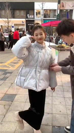 A modern Chinese-style down jacket paired with a fishtail skirt is both gentle and elegant #shorts