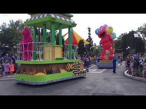 Sesame Street Parade Debuts at SeaWorld Orlando