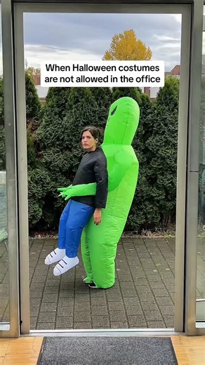 Jasmin Gassmann on Instagram: "Case closed. The alien did it. #halloween #alien"