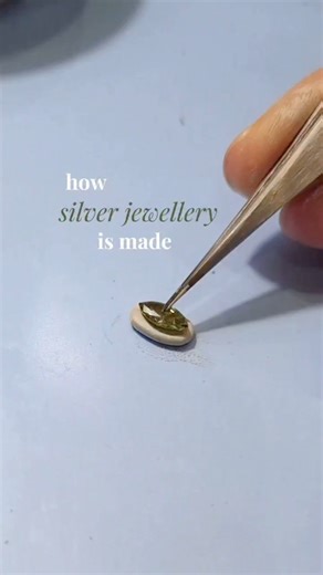 Forging silver at home? 👀 Meet silver clay — a magical mix of microscopic silver particles that fuse into pure silver when fired! 🔥 Big credit to @veter.atelier for sharing this stunning green marquise necklace — proof that creativity craftsmanship can turn even leftovers into luxury ✨ . . . Follow SilverjewelryCommunity for more amazing content ✨ #silverclay #handmadejewellery #silverjewellery #greennecklace #marquisecut #jewelrydesignsonly #jewelryartist #artisanjewelry #metalsmith #uniqueje