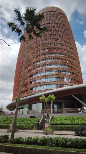 tau ini gedung apa.namanya south quarter..yangberada di jakarta selatan