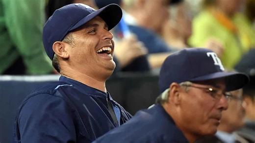 MLB Broadcast catches fan’s wardrobe malfunction during Cubs-Rays game