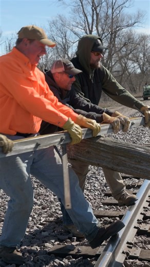 It's Hands-On Habitat Month, and PF & QF members and volunteers are getting their hands dirty to create better habitat for the future. Head to the 🔗link below now to find a workday near you to learn about your local chapter, engage in your community, have fun, and move the needle for our mission of upland habitat conservation! Pheasantsforever.org/handsonhabitat Hands-On Habitat Month is supported by onX Hunt | Pheasants Forever