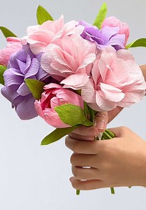 Easy paper flowers look difficult, but this is the perfect tutorial video for beginners 💜🌸 Make an aesthetic DIY flower bouquet for Mom, friends or yourself Mother’s Day gift idea 💕#paperflowers #crafts #creatorsearchinsights #viral #diyproject