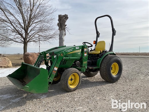 2011 John Deere 2720 Compact Utility Tractor W/Loader | Agriculture