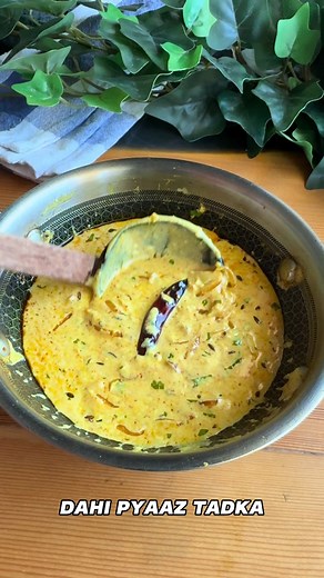 Dahi Pyaaz Tadka Recipe for Quick Meal Fix | Healthy Yogurt Onion Dish