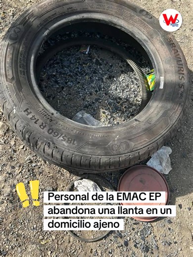 #DenunciasEnLaW 🚨Personal de la #EMAC, habría botado basura desde un camión recolector y se fue sin recogerla. Entre los desechos: vidrios y una llanta. 📹🗑️ Solo tras mostrar videos de cámaras de seguridad accedieron a retirar los residuos, ocurrió en San Miguel de Putushi, #Sayausí. 👉 Se pide una respuesta por parte de la EMAC EP #SéProtagonistaDelCambio y envía tu denuncia al 📲095 883 1648 | WRadioEc