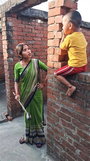 Introducing the "VitaWear SmartBand," a next-generation wearable gadget🎉