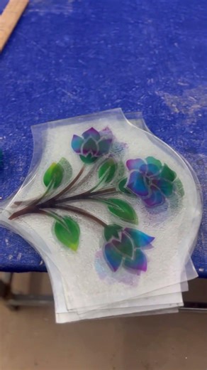 Acid texture plus colouring in Glass #interiordesign #glasscutting #cutglass #glassart