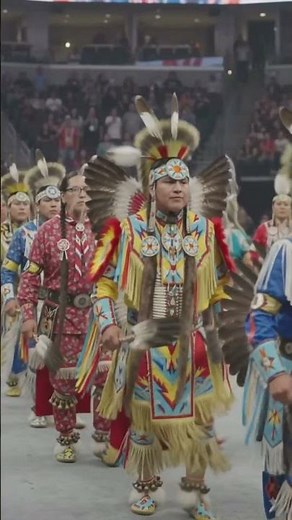 🔥 Grand Entry at the Gathering of Nations Pow Wow 🪶✨ #GatheringOfNations #PowWow #NativeAmerican