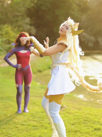 The dance that inspired this alternate reality look 🤍🐾✨️ Someday I'll cosplay Catra again though (and maybe do the dance AGAIN? ;)) I thought I had it down perfect until I added a headpiece, mesh contacts, claw rings, platform boots and grassy terrain to the mix, but maybe 3rd time's the charm 😶‍🌫️ 𖤓 Hypegirl Catra: @𝘈𝘵𝘩𝘦𝘯𝘢 𖤓 @KATSEYE ⋅⋅•⋅⊰༻•⋅𖤓⋅•༺⊱⋅•⋅⋅ She-Ra and the Princesses of Power SPOP switched catradora cosplay with She-Ra as a catgirl and Catra as a human fanart, alternate u