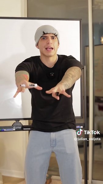 Aprendiendo que la plata no nos dure 5 min 😭 #costarica🇨🇷 #navidad | christmas need to slow down i only got 8 dollars