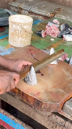 Watch This King Fish Head Split in Seconds! 🔪⚡