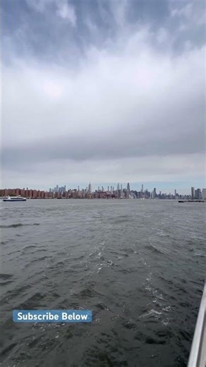 New York City Super Cloudy + Windy Spring 2026 Day East River Williamsburg Bridge #nyc #nycparks