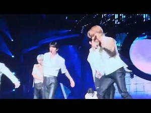 Stray kids concert performing venom performance live on stage